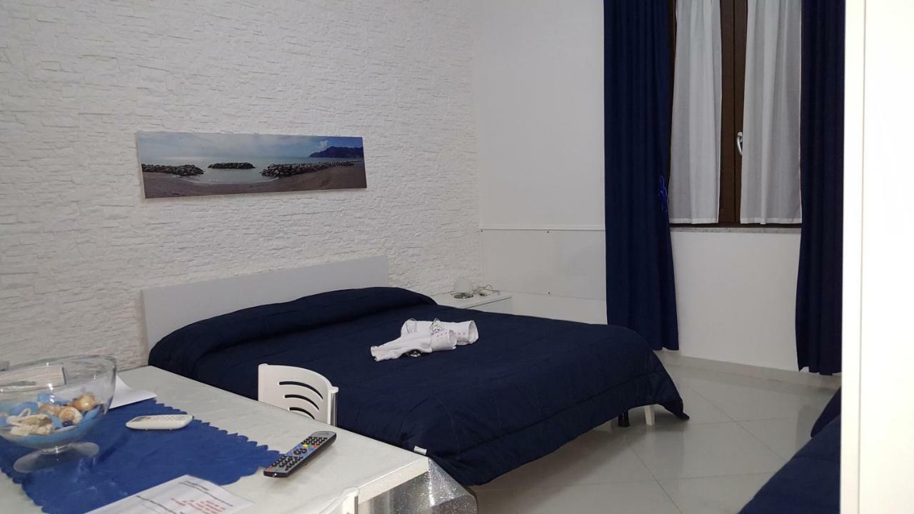 Bed and Breakfast Al Porticciolo Salerno Exterior foto