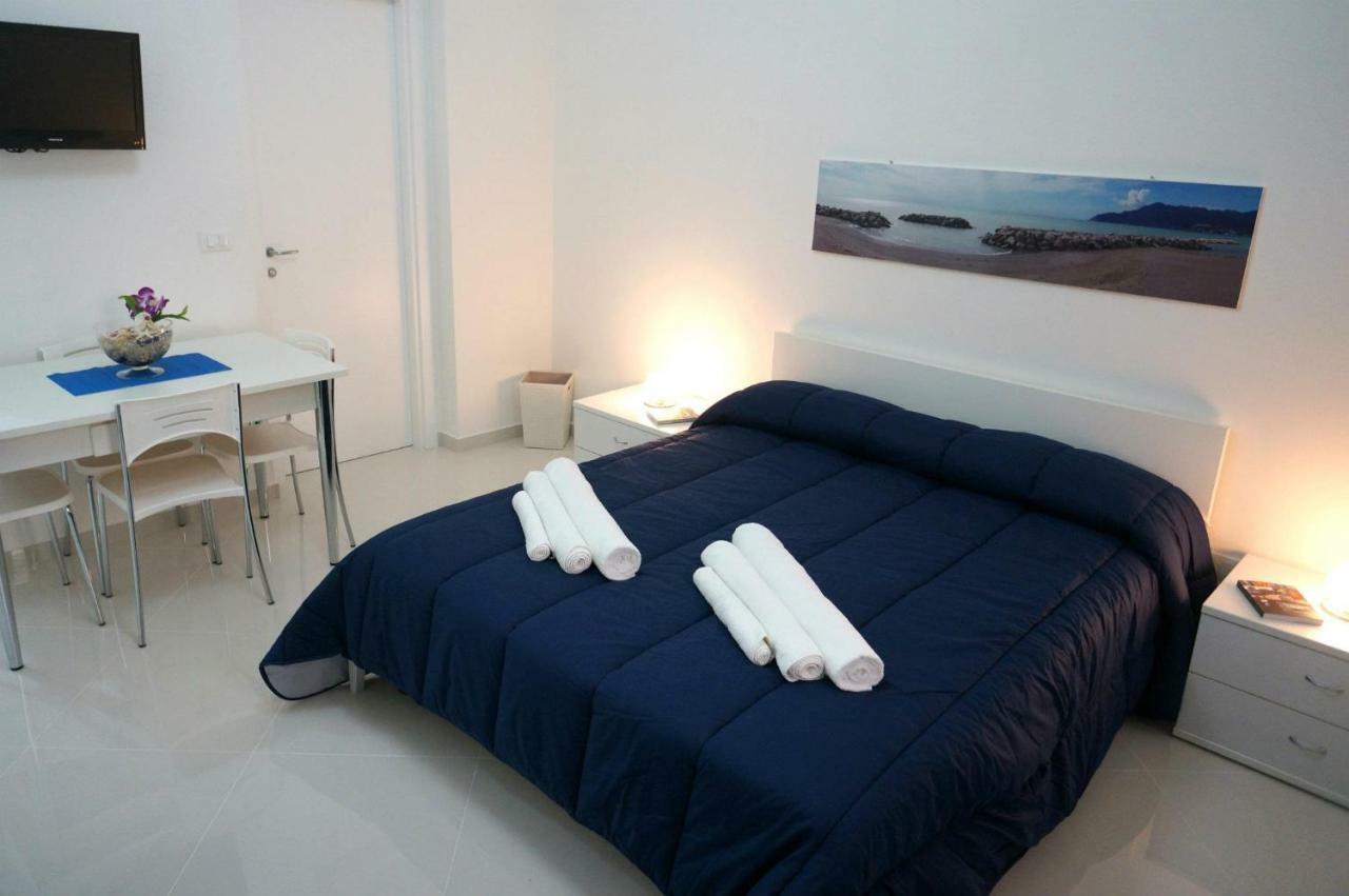 Bed and Breakfast Al Porticciolo Salerno Exterior foto